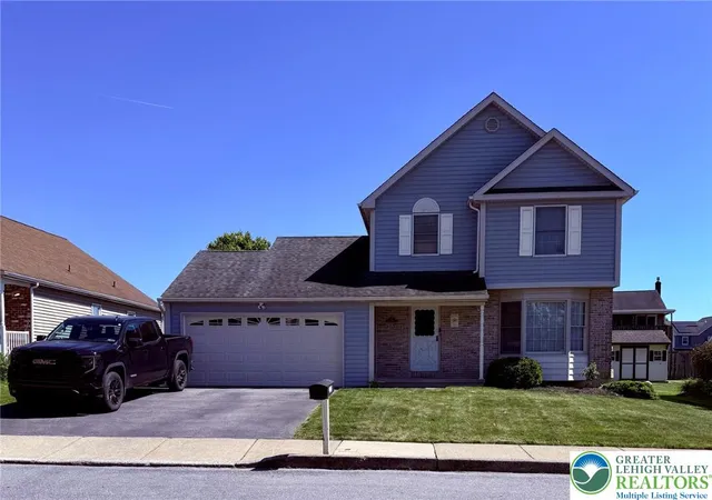 Homes for sale in Northampton Boro, PA | 510 Greenview Dr, Northampton Boro, PA 18067 | MLS# 778467