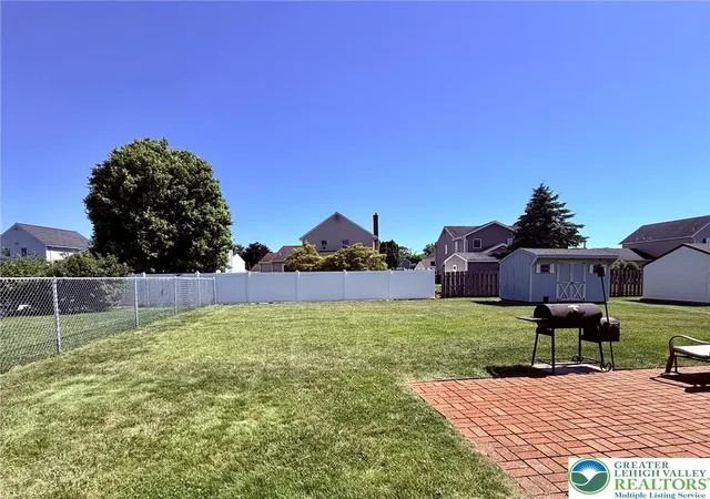 Homes for sale in Northampton Boro, PA | 510 Greenview Dr, Northampton Boro, PA 18067 | MLS# 778467