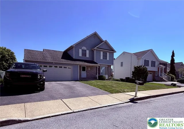 Homes for sale in Northampton Boro, PA | 510 Greenview Dr, Northampton Boro, PA 18067 | MLS# 778467