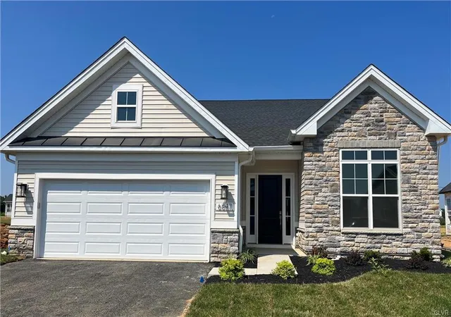 Homes for sale in East Allen Twp, PA | 6847 Sycamore Dr, East Allen Twp, PA 18014 | MLS# 778668