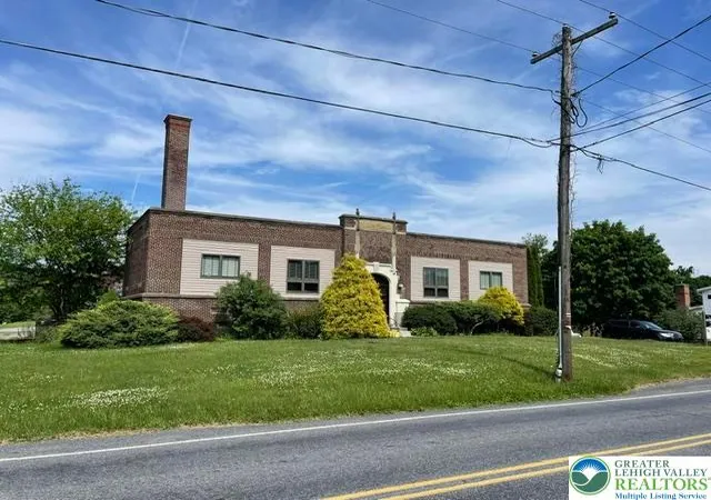 3rd image of 5093 Vera Cruz Rd, Emmaus, PA 18049 | MLS# 778692