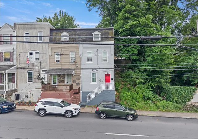 Homes for sale in Allentown City, PA | 530 Auburn St, Allentown City, PA 18103 | MLS# 778694