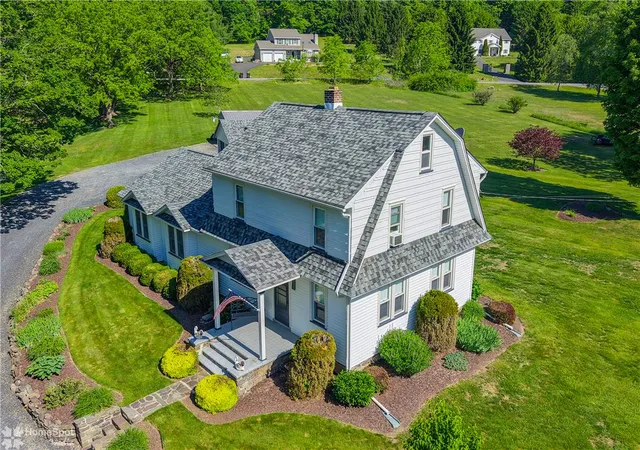 Homes for sale in Chestnuthill Twp, PA | 1404 Sugar Hollow Rd, Chestnuthill Twp, PA 18353 | MLS# 778685