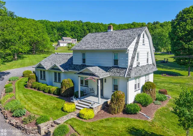 Homes for sale in Chestnuthill Twp, PA | 1404 Sugar Hollow Rd, Chestnuthill Twp, PA 18353 | MLS# 778685