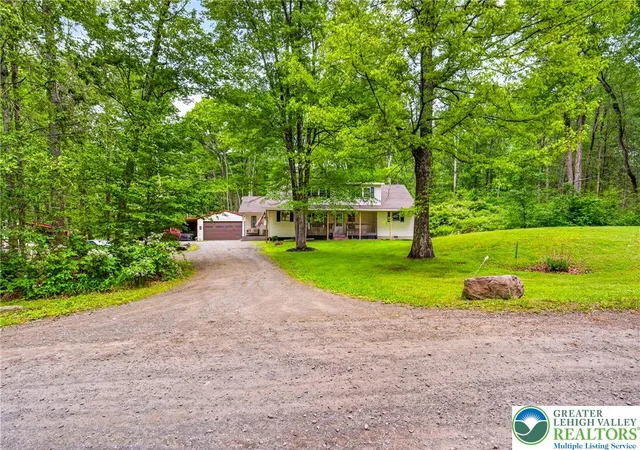 Homes for sale in Tunkhannock Twp, PA | 156 Mail Box Rd, Tunkhannock Twp, PA 18347 | MLS# 778674