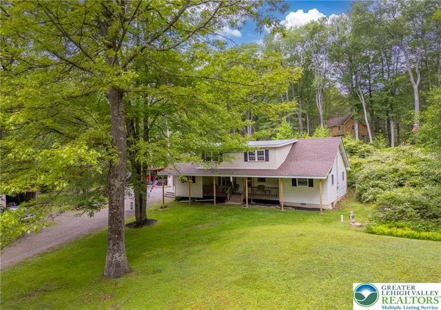 Homes for sale in Tunkhannock Twp, PA | 156 Mail Box Rd, Tunkhannock Twp, PA 18347 | MLS# 778674