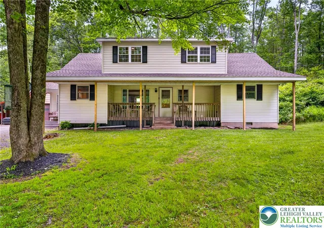 Homes for sale in Tunkhannock Twp, PA | 156 Mail Box Rd, Tunkhannock Twp, PA 18347 | MLS# 778674
