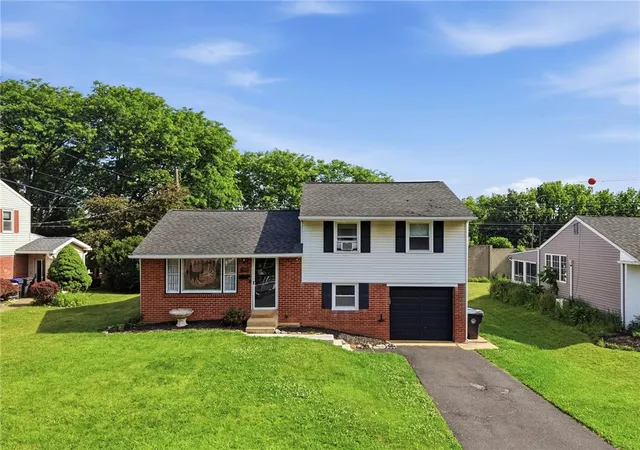 Homes for sale in Salisbury Twp, PA | 1445 Exeter Rd, Salisbury Twp, PA 18103 | MLS# 778409