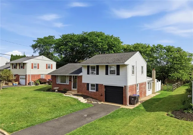 Homes for sale in Salisbury Twp, PA | 1445 Exeter Rd, Salisbury Twp, PA 18103 | MLS# 778409