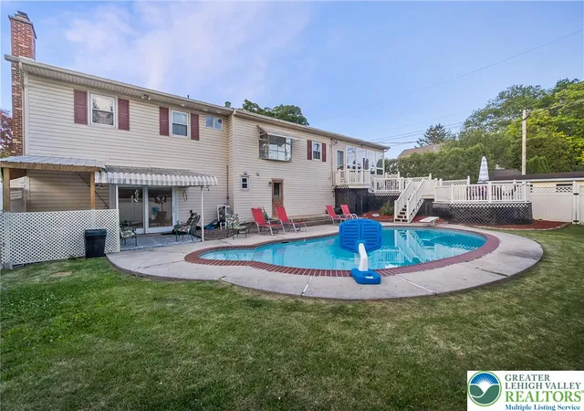Homes for sale in Exeter Twp, PA | 5560 Fairway Dr, Exeter Twp, PA 19606 | MLS# 778159
