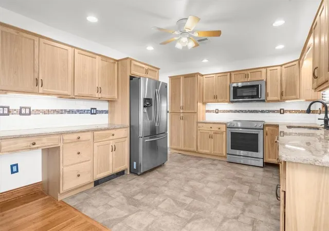 Photo 4 of Single family home for sale at 988 Hoch Rd, Danielsville, PA 18038 | MLS# 778620 | Listing updated on 2026-09-30