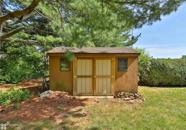Homes for sale in Upper Macungie Twp, PA | 6124 Hilltop Rd, Upper Macungie Twp, PA 18069 | MLS# 778735