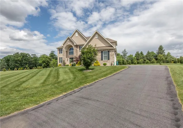 Homes for sale in Upper Nazareth Twp, PA | 403 Corey Ct, Upper Nazareth Twp, PA 18064 | MLS# 777867