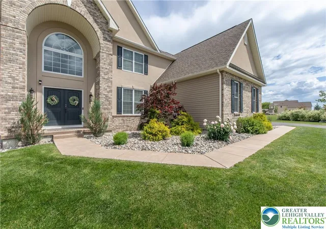 Homes for sale in Upper Nazareth Twp, PA | 403 Corey Ct, Upper Nazareth Twp, PA 18064 | MLS# 777867