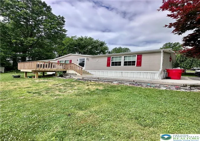 Homes for sale in Longswamp Twp, PA | 435 Mountain Village Dr, Longswamp Twp, PA 18062 | MLS# 778747