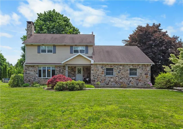 Homes for sale in Bushkill Twp, PA | 679 Cherry Hill Rd, Bushkill Twp, PA 18064 | MLS# 778388