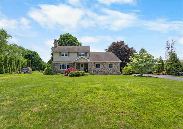 Homes for sale in Bushkill Twp, PA | 679 Cherry Hill Rd, Bushkill Twp, PA 18064 | MLS# 778388