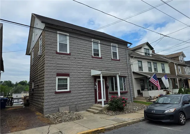 Homes for sale in Northampton Boro, PA | 1356 Newport Ave, Northampton Boro, PA 18067 | MLS# 778766