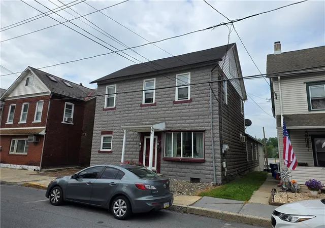 Homes for sale in Northampton Boro, PA | 1356 Newport Ave, Northampton Boro, PA 18067 | MLS# 778766