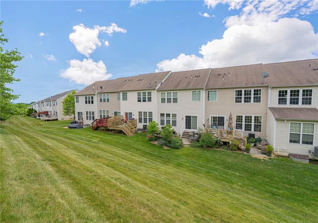 Homes for sale in South Whitehall Twp, PA | 1885 Hemming Wy, South Whitehall Twp, PA 18069 | MLS# 778664