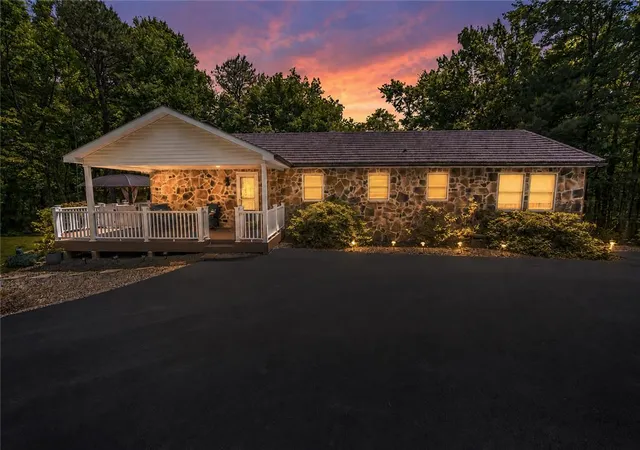 Homes for sale in Franklin Twp, PA | 55 Molenda Cir, Franklin Twp, PA 18235 | MLS# 778608