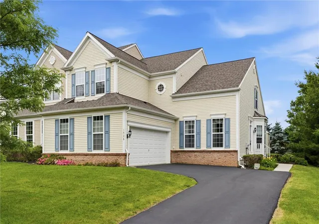 Homes for sale in Upper Macungie Twp, PA | 1526 Fox Ln, Upper Macungie Twp, PA 18031 | MLS# 778799