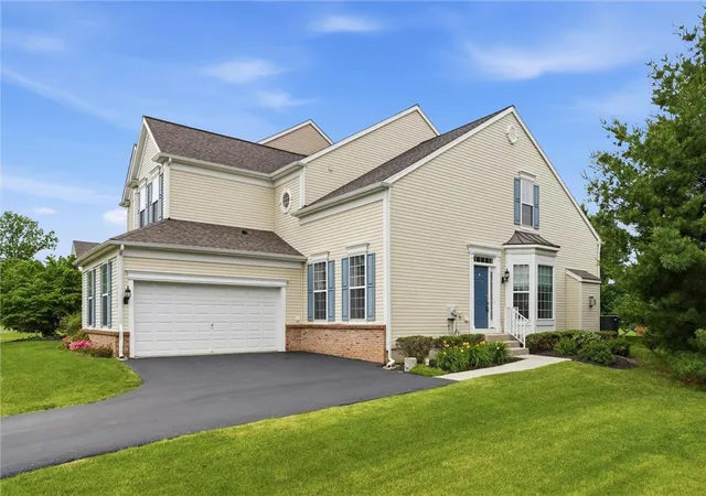 Homes for sale in Upper Macungie Twp, PA | 1526 Fox Ln, Upper Macungie Twp, PA 18031 | MLS# 778799