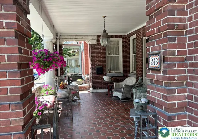 4th image of 243 W Broad St, Tamaqua, PA 18252 | MLS# 778027