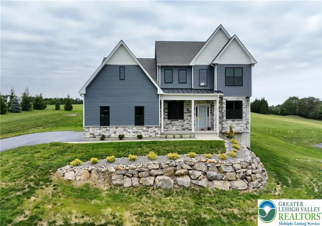 Homes for sale in Bushkill Twp, PA | 465 Gail Dr, Bushkill Twp, PA 18064 | MLS# 778713