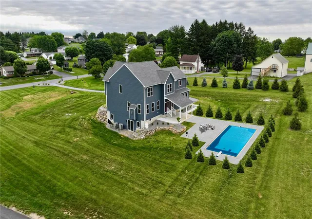 Homes for sale in Bushkill Twp, PA | 465 Gail Dr, Bushkill Twp, PA 18064 | MLS# 778713