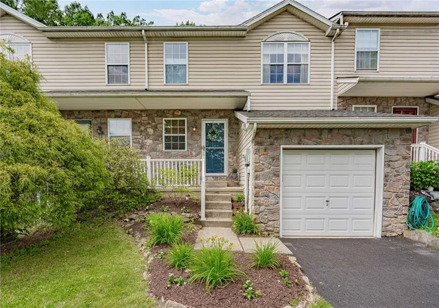 2nd image of 4264 David Dr, Emmaus Boro, PA 18049 | MLS# 778628