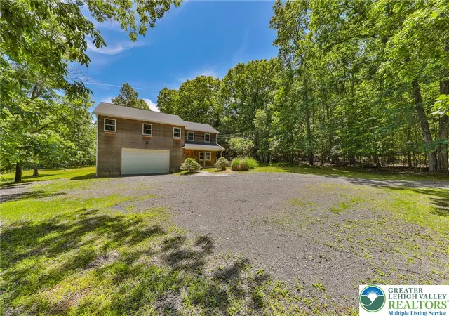 Photo 2 of Single family home for sale at 152 Inverhouse Rd, Henryville, PA 18332 | MLS# 778317 | Listing updated on 2026-06-28