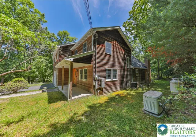 Photo 3 of Single family home for sale at 152 Inverhouse Rd, Henryville, PA 18332 | MLS# 778317 | Listing updated on 2026-06-28