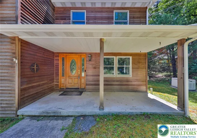 Photo 3 of Single family home for sale at 152 Inverhouse Rd, Henryville, PA 18332 | MLS# 778317 | Listing updated on 2026-06-28