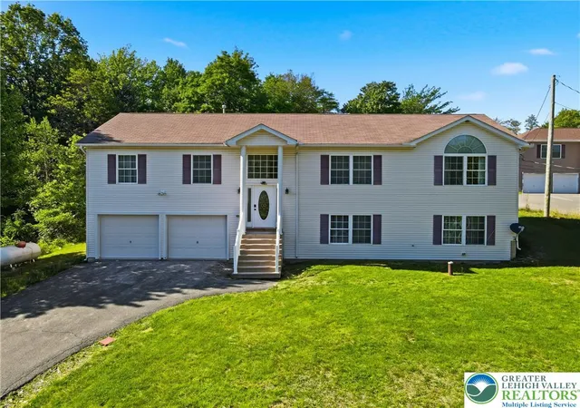Homes for sale in Tunkhannock Twp, PA | 1299 S Glade Dr, Tunkhannock Twp, PA 18334 | MLS# 778819