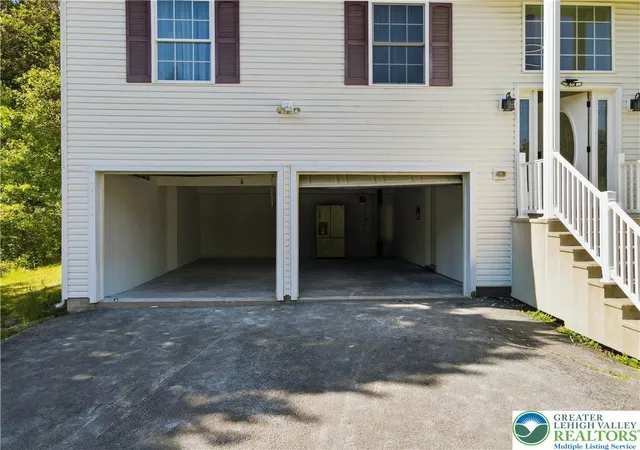 Homes for sale in Tunkhannock Twp, PA | 1299 S Glade Dr, Tunkhannock Twp, PA 18334 | MLS# 778819