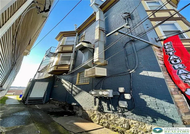 2nd image of 1104 Butler St, Easton, PA 18042 | MLS# 778745