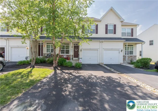 Homes for sale in Upper Macungie Twp, PA | 923 King Wy, Upper Macungie Twp, PA 18031 | MLS# 778676