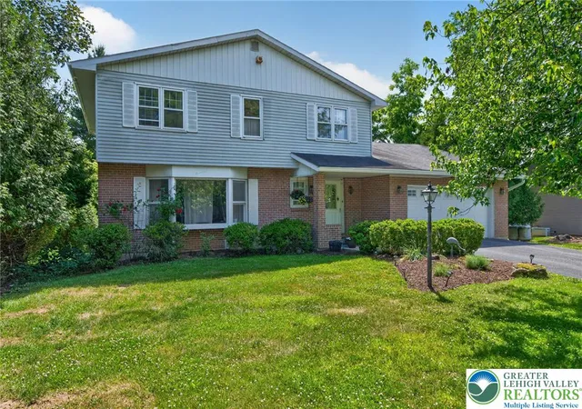 Homes for sale in Lower Saucon Twp, PA | 1466 Willowbrook Dr, Lower Saucon Twp, PA 18015 | MLS# 778829