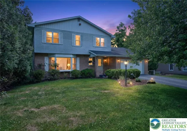 Homes for sale in Lower Saucon Twp, PA | 1466 Willowbrook Dr, Lower Saucon Twp, PA 18015 | MLS# 778829