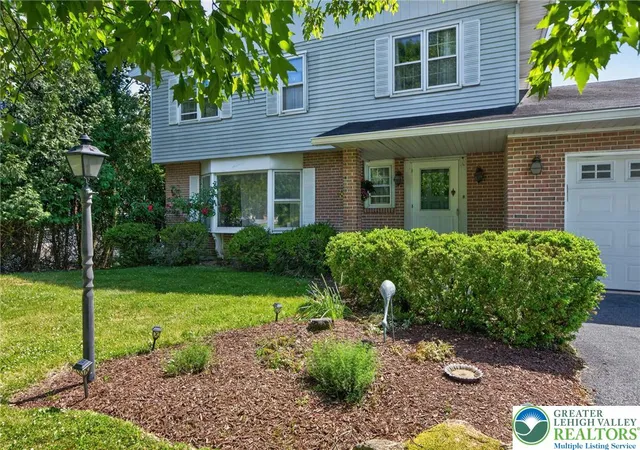Homes for sale in Lower Saucon Twp, PA | 1466 Willowbrook Dr, Lower Saucon Twp, PA 18015 | MLS# 778829