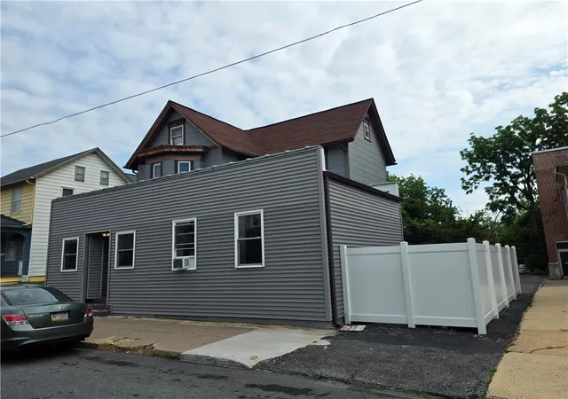 Homes for sale in Northampton Boro, PA | 1249 Main St, Northampton Boro, PA 18067 | MLS# 778847