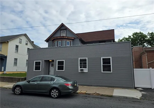 Homes for sale in Northampton Boro, PA | 1249 Main St, Northampton Boro, PA 18067 | MLS# 778847