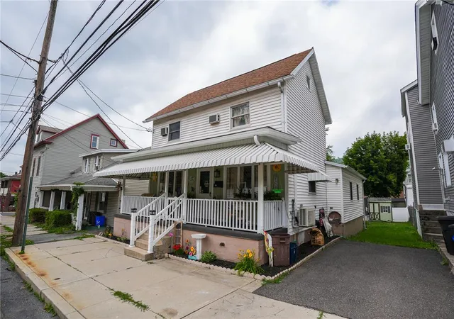 Homes for sale in Nesquehoning Boro, PA | 244 W Railroad St, Nesquehoning Boro, PA 18240 | MLS# 778832