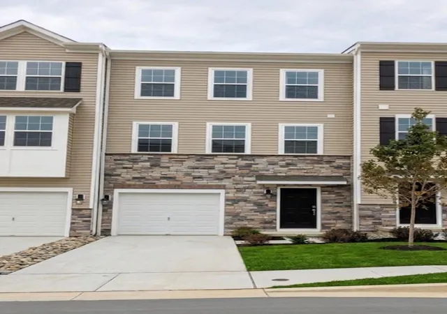 Homes for sale in Upper Macungie Twp, PA | 8305 Brodie Ct, Upper Macungie Twp, PA 18031 | MLS# 778854