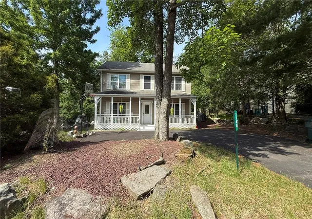 Homes for sale in Coolbaugh Twp, PA | 1140 Country Pl Dr, Coolbaugh Twp, PA 18466 | MLS# 778410