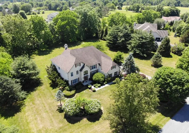 3rd image of 30 Melchor Dr, Easton, PA 18042 | MLS# 778848