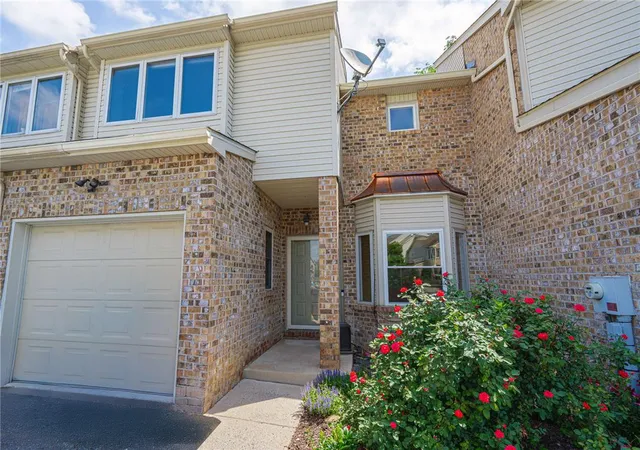 Homes for sale in Whitehall Twp, PA | 1601 Harding Cir, Whitehall Twp, PA 18052 | MLS# 778823