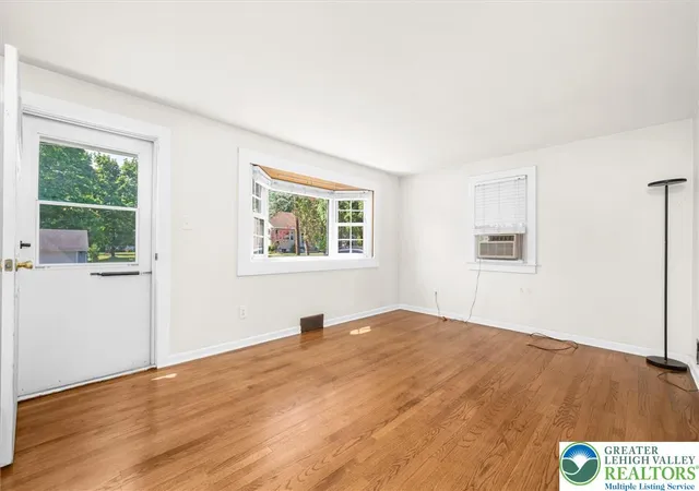 Homes for sale in Stroud Twp, PA | 1036 Fritz Ave, Stroud Twp, PA 18360 | MLS# 778880