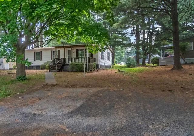 Photo 2 of Manufactured home for sale at 1010 Spruce Ln, Breinigsville, PA 18031 | MLS# 778893 | Listing updated on 2026-08-28